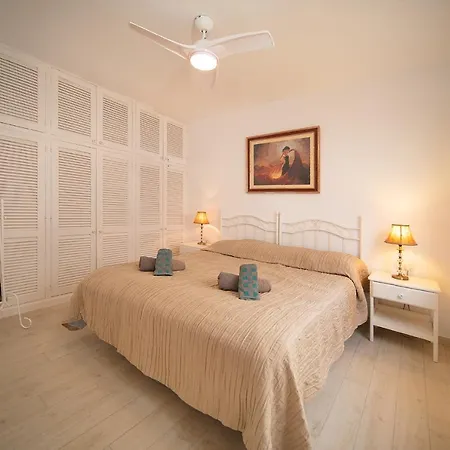 Oasis Bay - Cliffs, Beach, Town Center