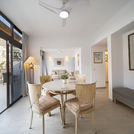 公寓 Oasis Bay - Cliffs, Beach, Town Center *