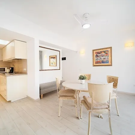 Oasis Bay - Cliffs, Beach, Town Center *