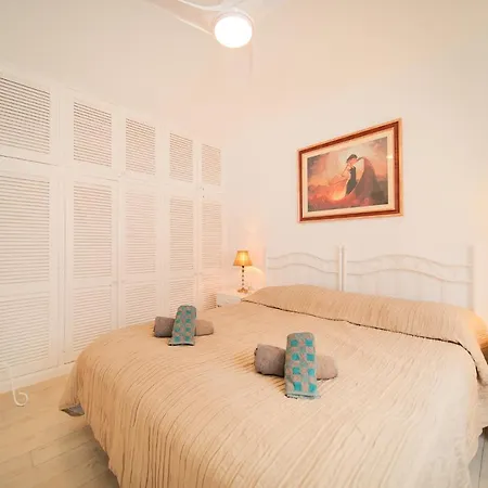 Oasis Bay - Cliffs, Beach, Town Center *